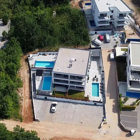 Premium Darja - - With Heated Pool Apartment Malinska