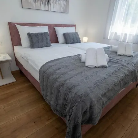 Premium Darja - - With Heated Pool Apartment