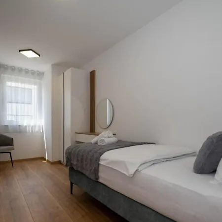 Premium Darja - - With Heated Pool Malinska