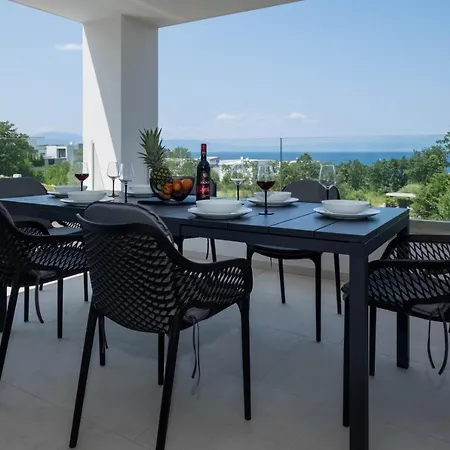 Premium Darja - - With Heated Pool Appartamento Malinska